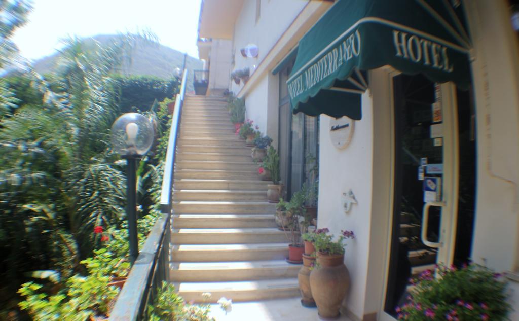 צ'פאלו Hotel Mediterraneo מראה חיצוני תמונה